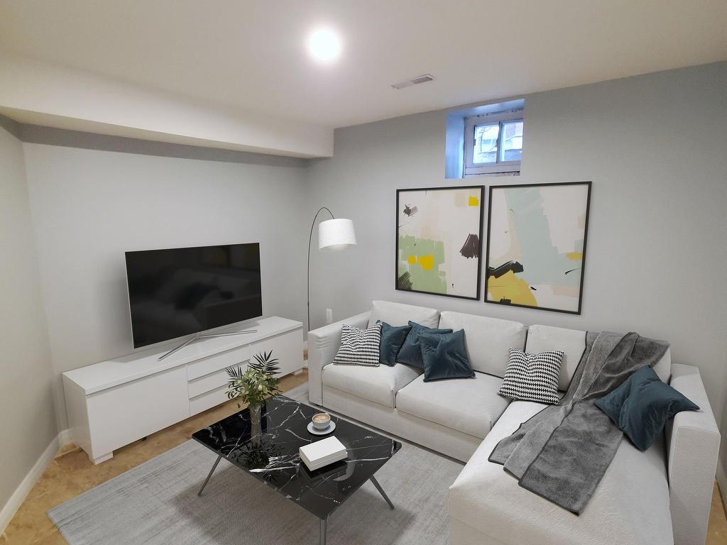









418


Margueretta

Street,
Toronto,




ON
M6H 3S5

