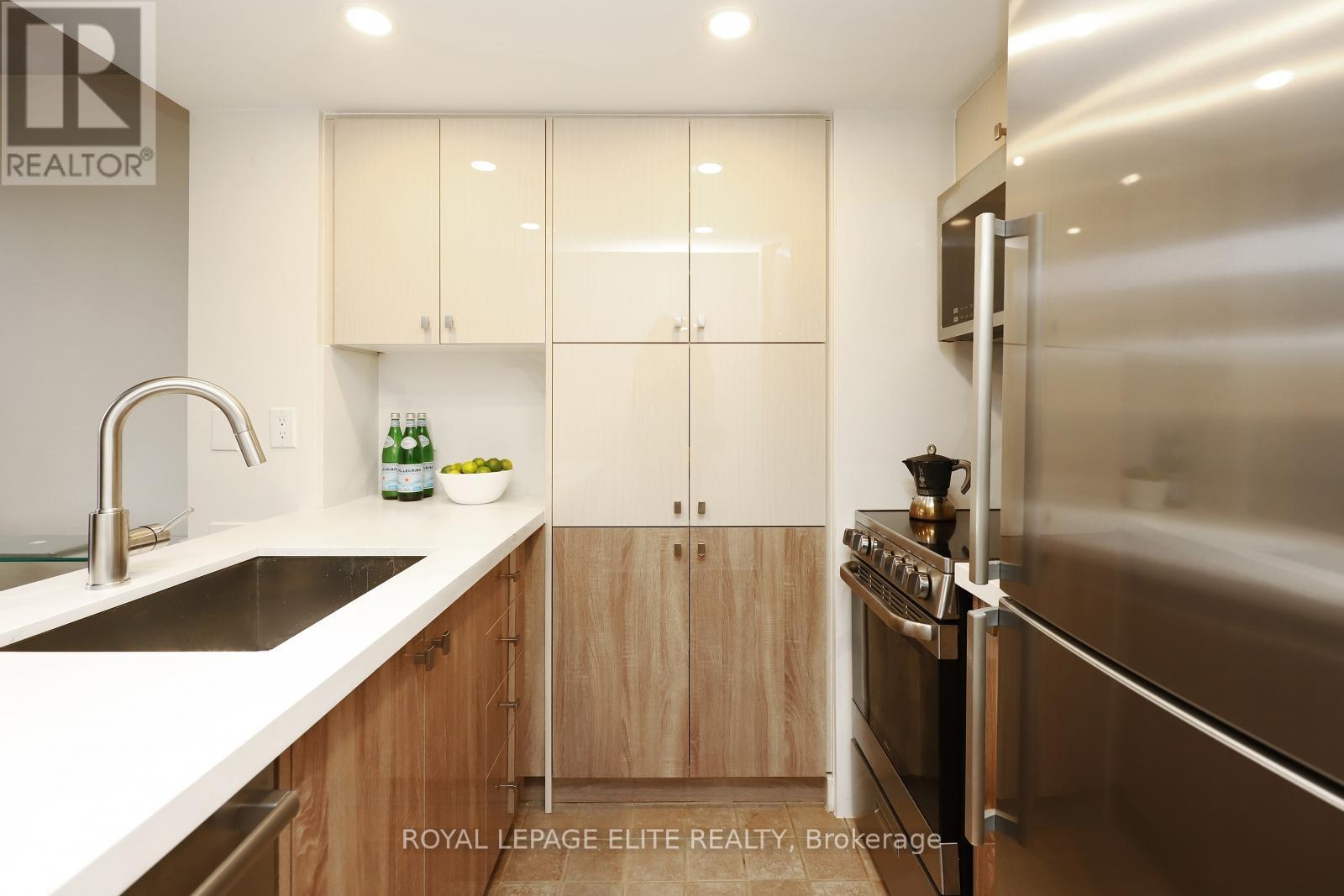 












220 - 255 RICHMOND STREET E

,
Toronto,




Ontario
M5A4T7

