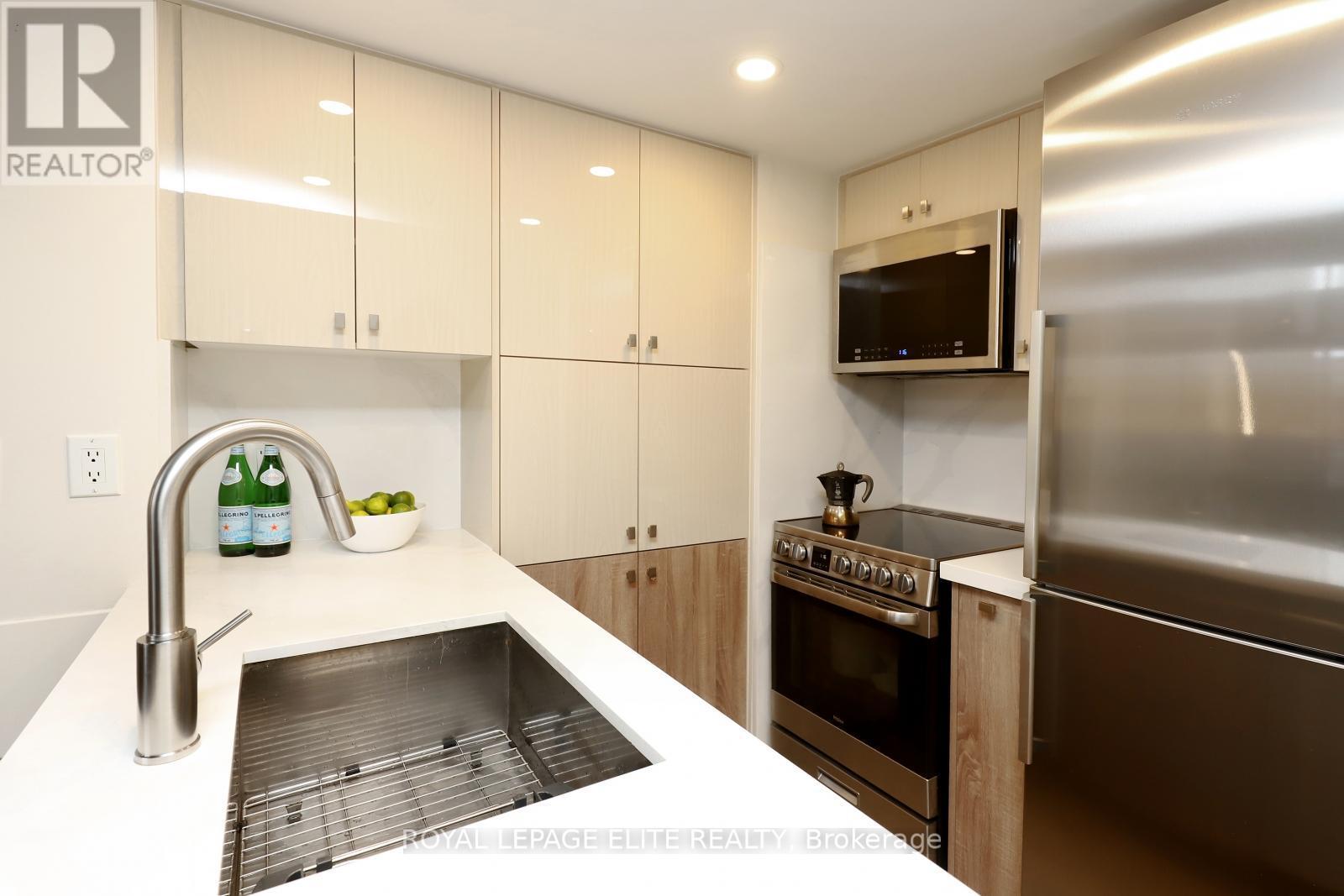 












220 - 255 RICHMOND STREET E

,
Toronto,




Ontario
M5A4T7

