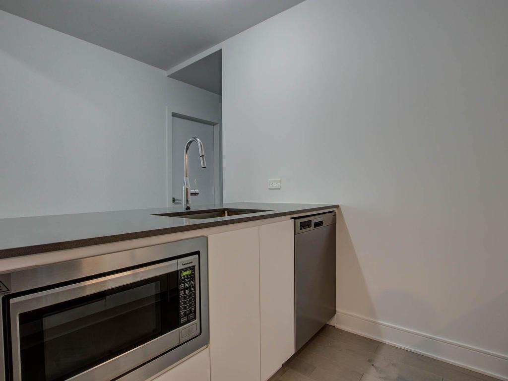 









2320


Rue Tupper

, 2903,
Montréal (Ville-Marie),




QC
H3H0B8


