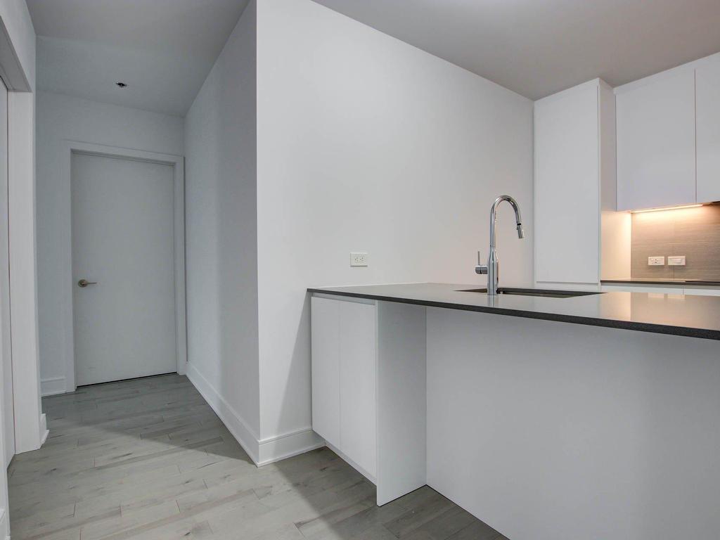 









2320


Rue Tupper

, 2903,
Montréal (Ville-Marie),




QC
H3H0B8

