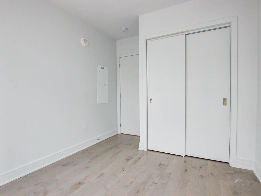 









2320


Rue Tupper

, 2903,
Montréal (Ville-Marie),




QC
H3H0B8

