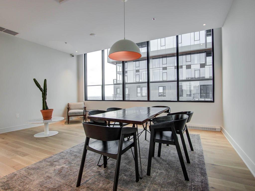 









2320


Rue Tupper

, 2903,
Montréal (Ville-Marie),




QC
H3H0B8

