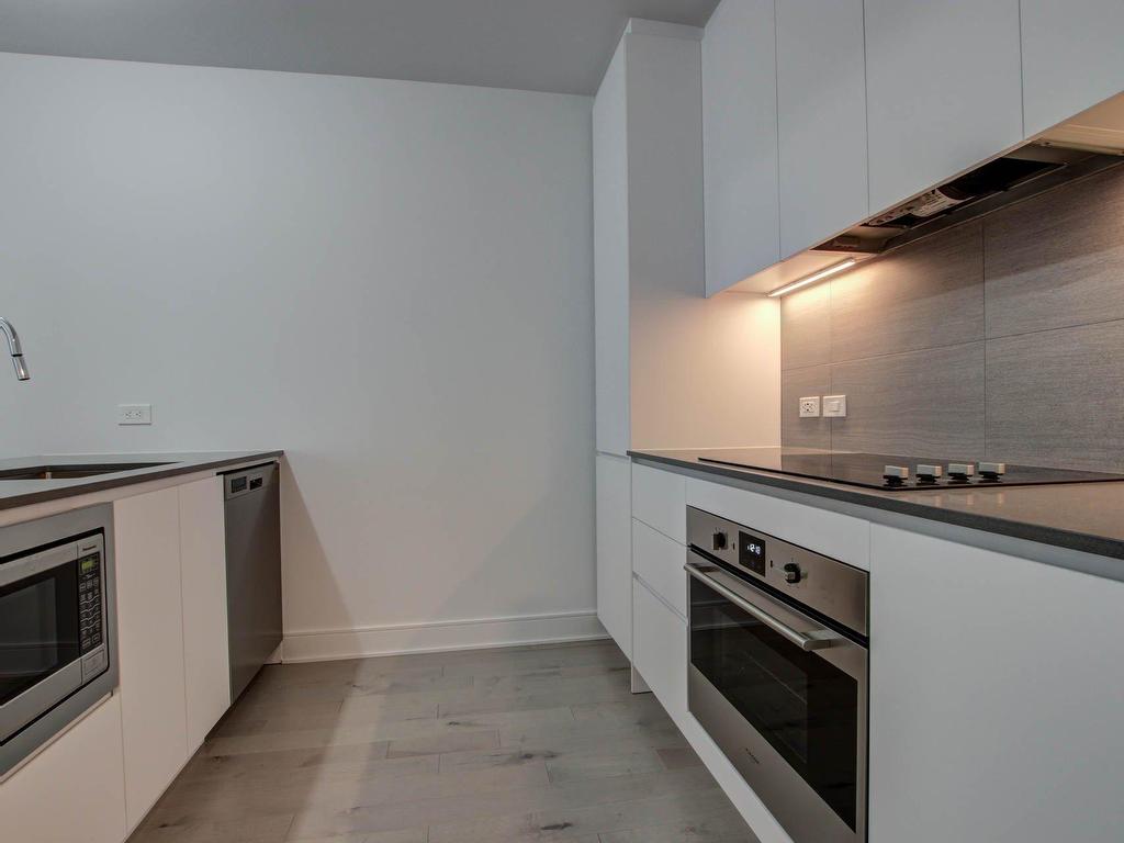 









2320


Rue Tupper

, 2903,
Montréal (Ville-Marie),




QC
H3H0B8

