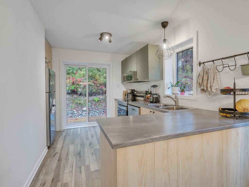 









67


Ch. Dubois

,
Val-des-Monts,




QC
J8N4C3

