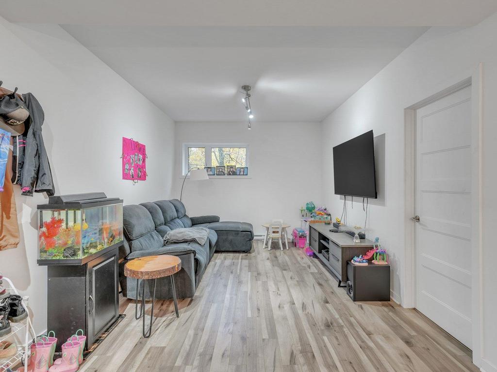 









67


Ch. Dubois

,
Val-des-Monts,




QC
J8N4C3

