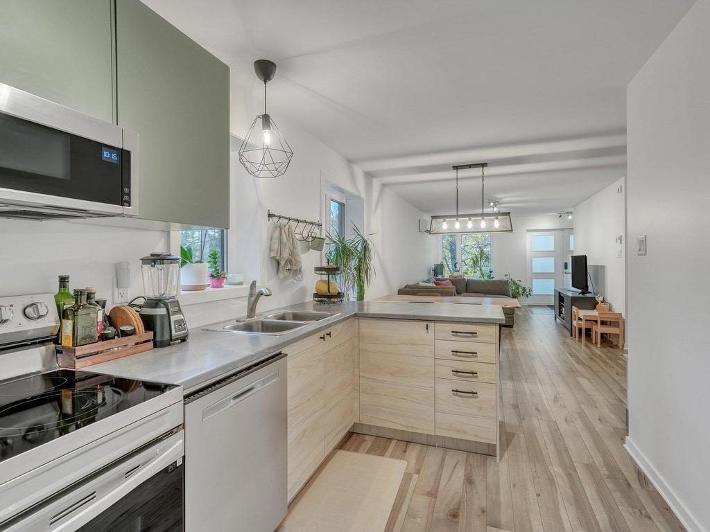 









67


Ch. Dubois

,
Val-des-Monts,




QC
J8N4C3

