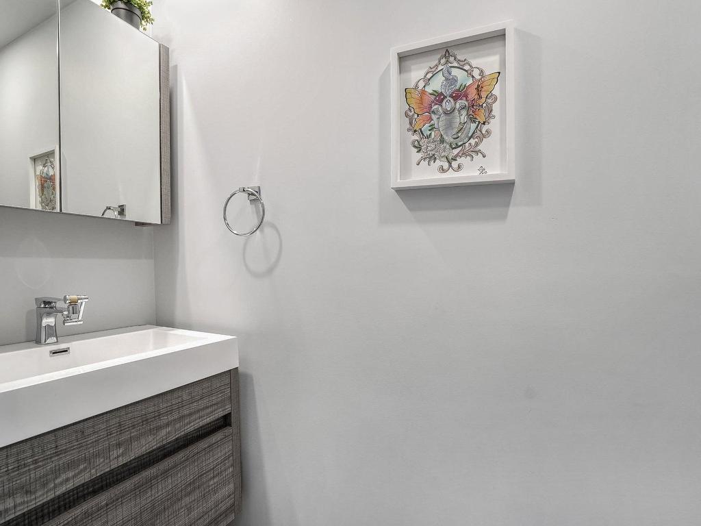 









2134


Rue Lajeunesse

,
Rawdon,




QC
J0K1S0

