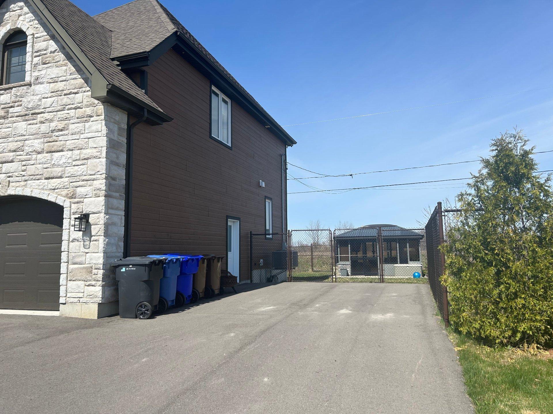 









73


Rue Laurin

,
Saint-Jacques,




QC
J0K2R0

