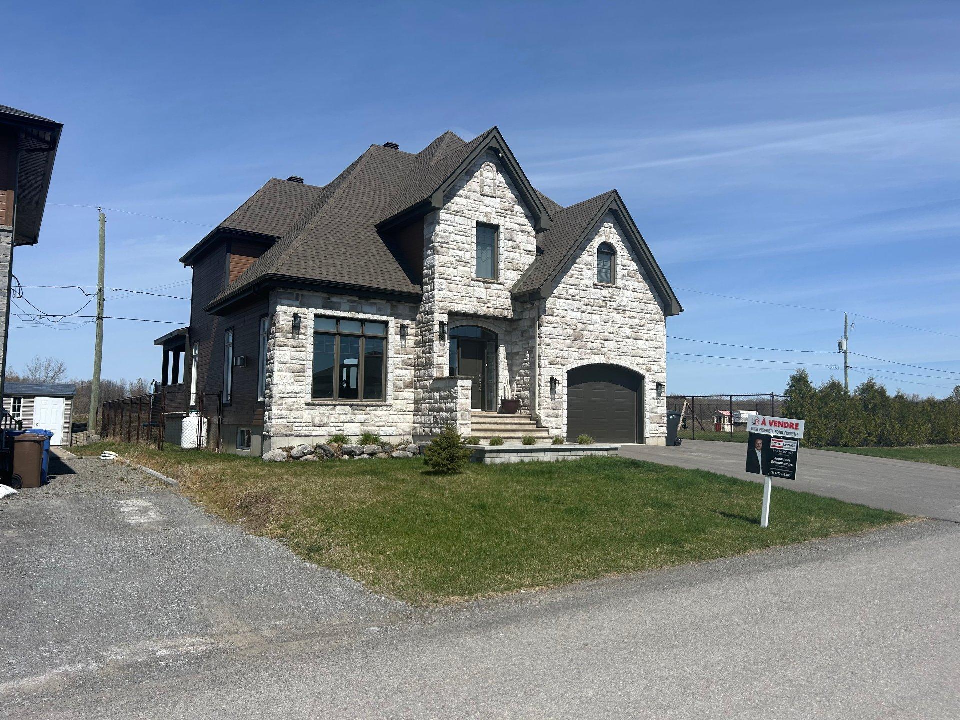 









73


Rue Laurin

,
Saint-Jacques,




QC
J0K2R0


