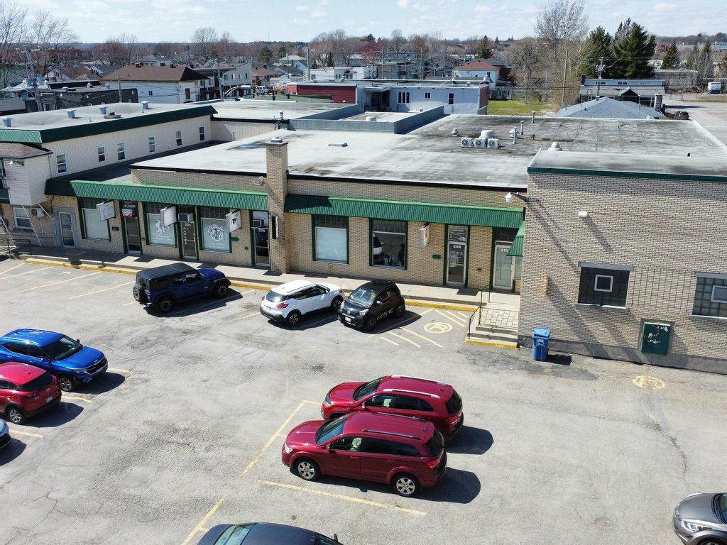 









162

 - 166


Rue St-Laurent

,
Trois-Rivières,




QC
G8T6G3

