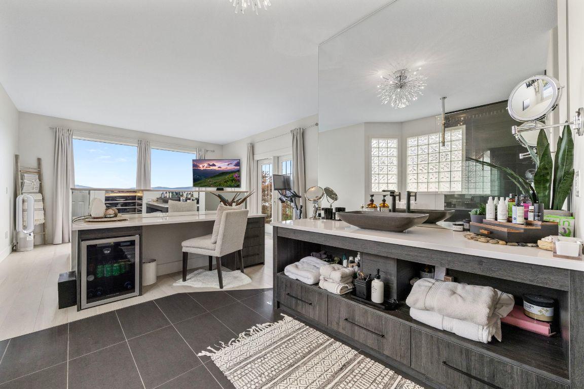 









3567


Royal Gala

Drive,
West Kelowna,




BC
V4T 2M4

