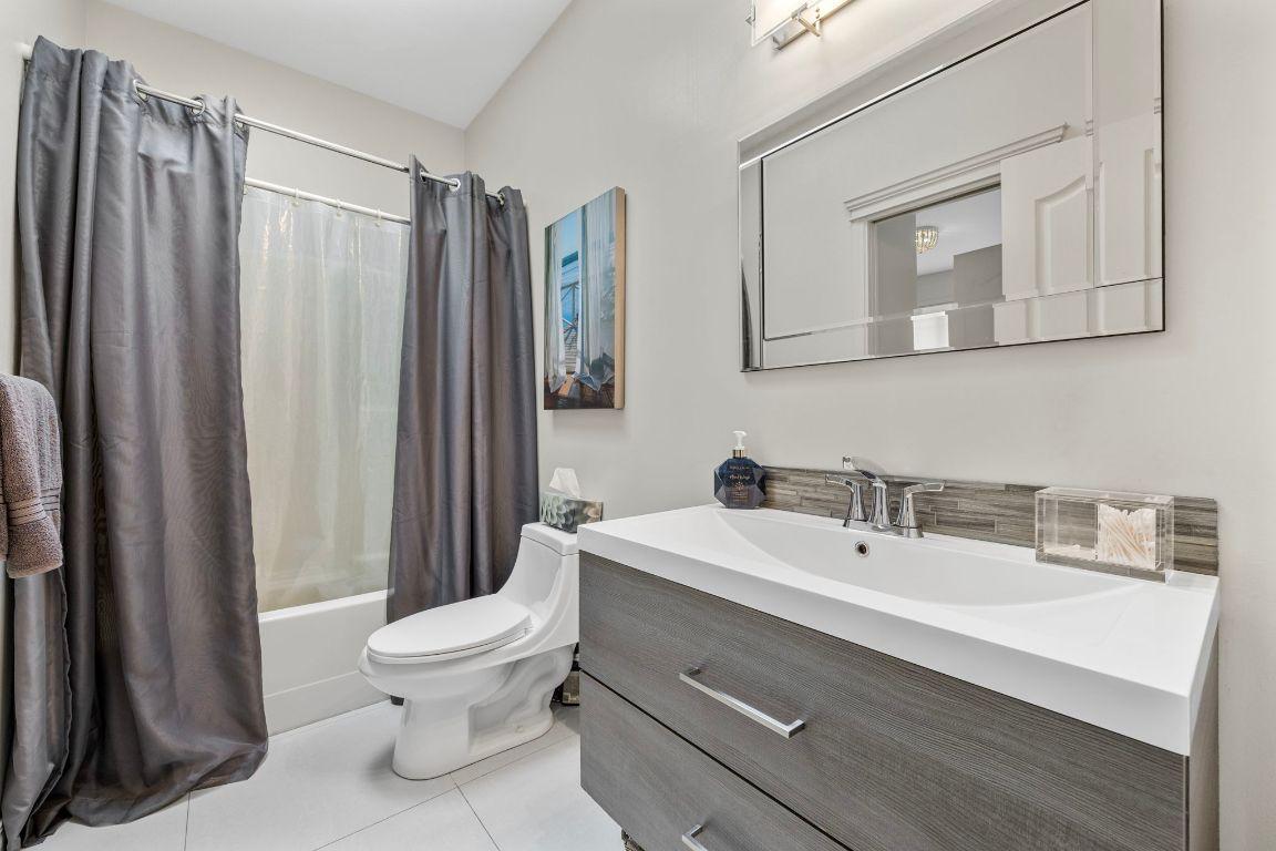 









3567


Royal Gala

Drive,
West Kelowna,




BC
V4T 2M4

