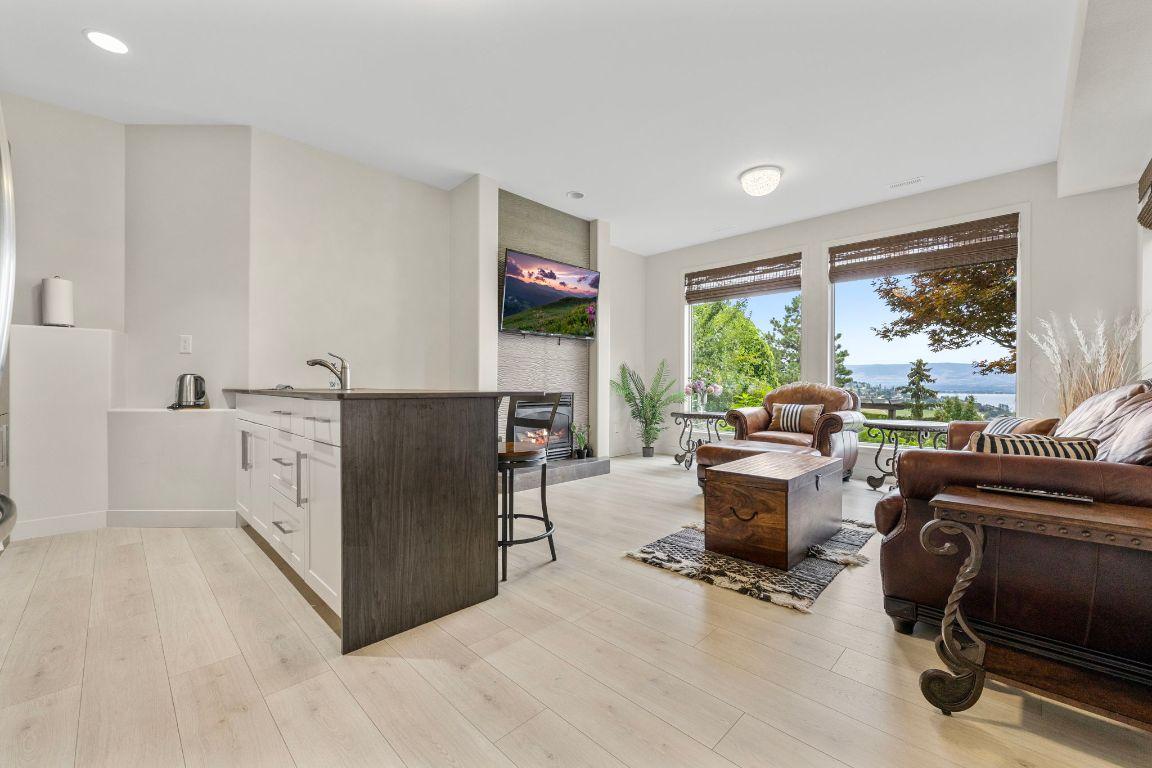 









3567


Royal Gala

Drive,
West Kelowna,




BC
V4T 2M4

