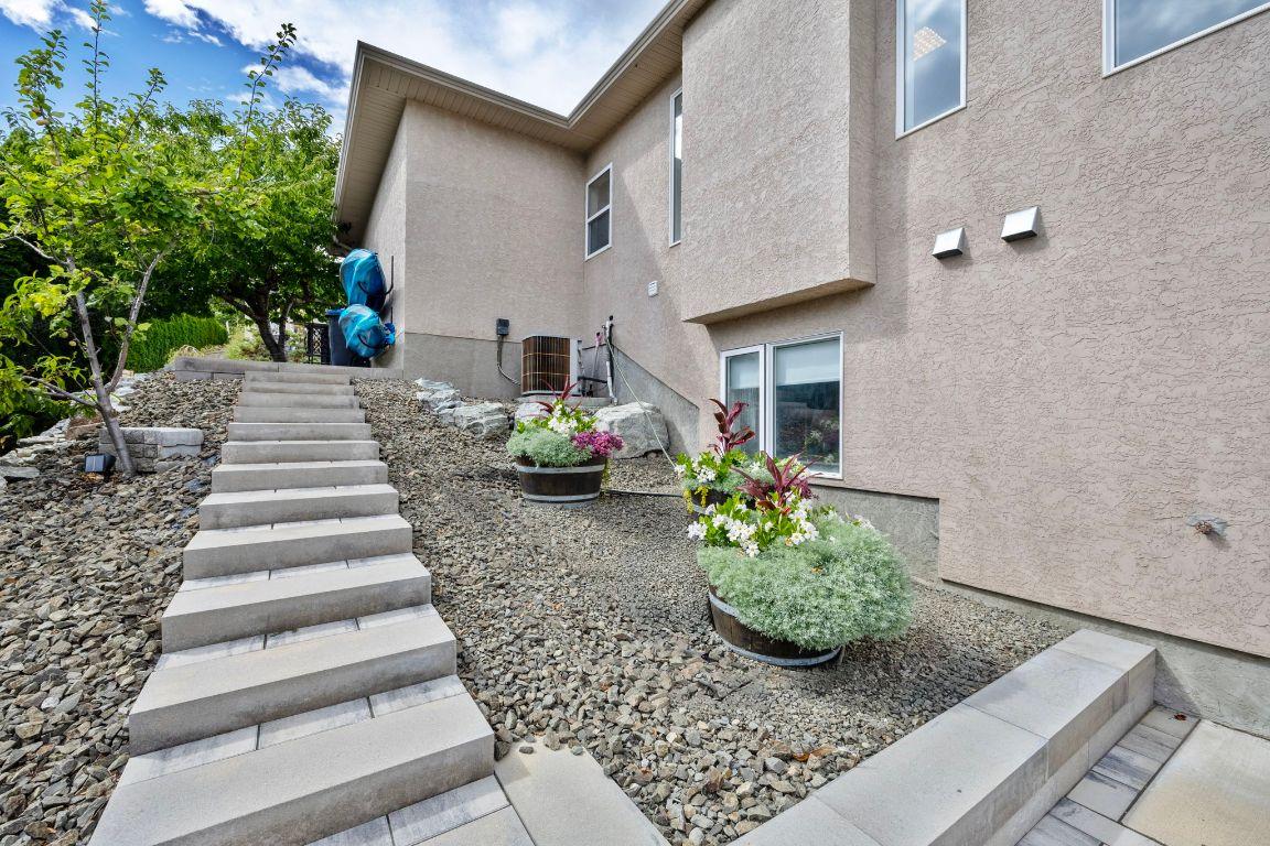 









3567


Royal Gala

Drive,
West Kelowna,




BC
V4T 2M4


