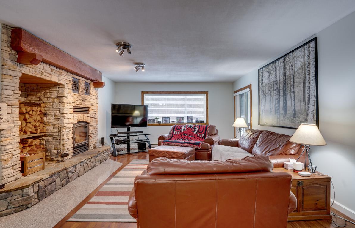 









810


Firwood

Road,
Kelowna,




BC
V1Z 3V5

