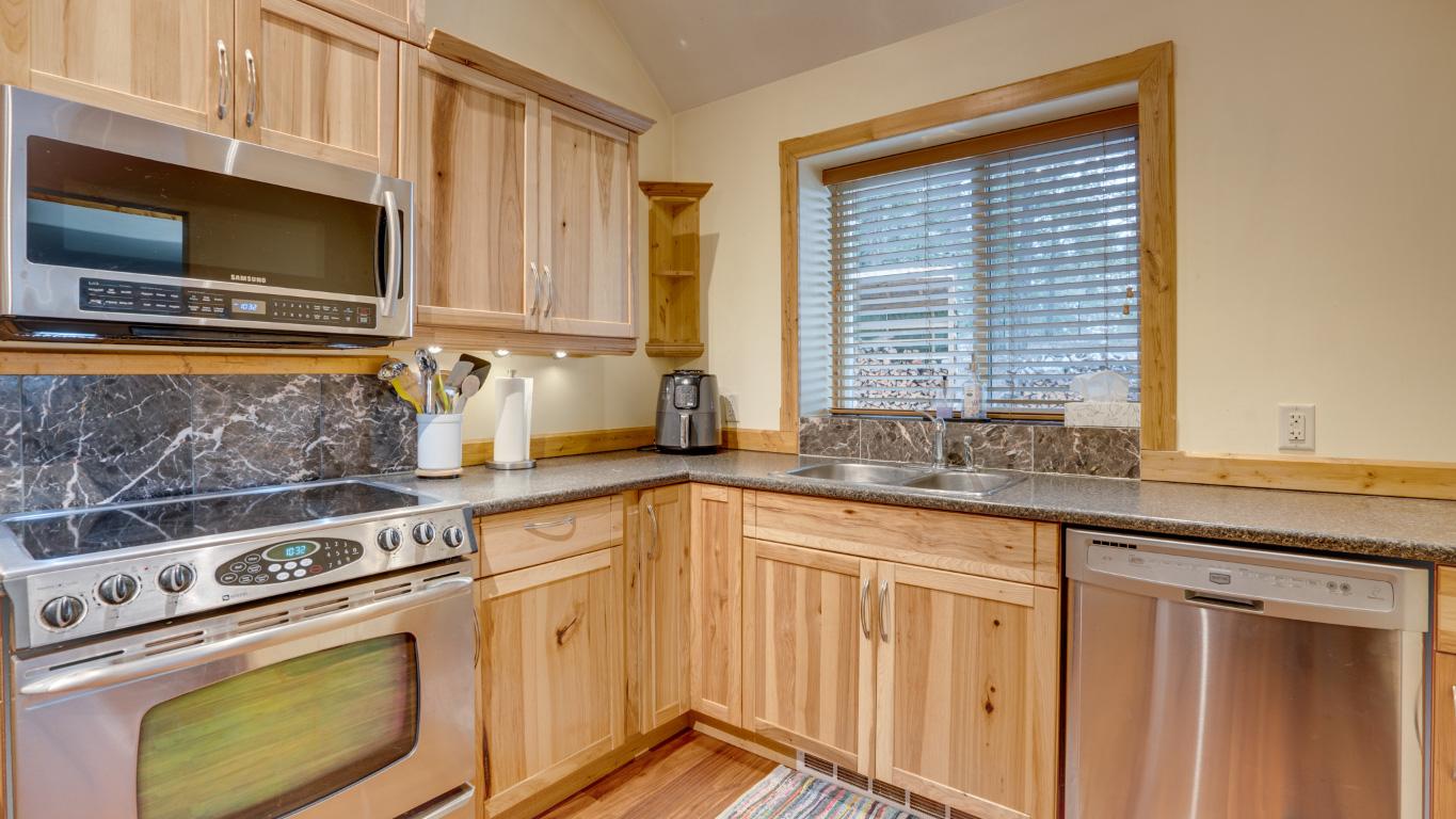 









810


Firwood

Road,
Kelowna,




BC
V1Z 3V5


