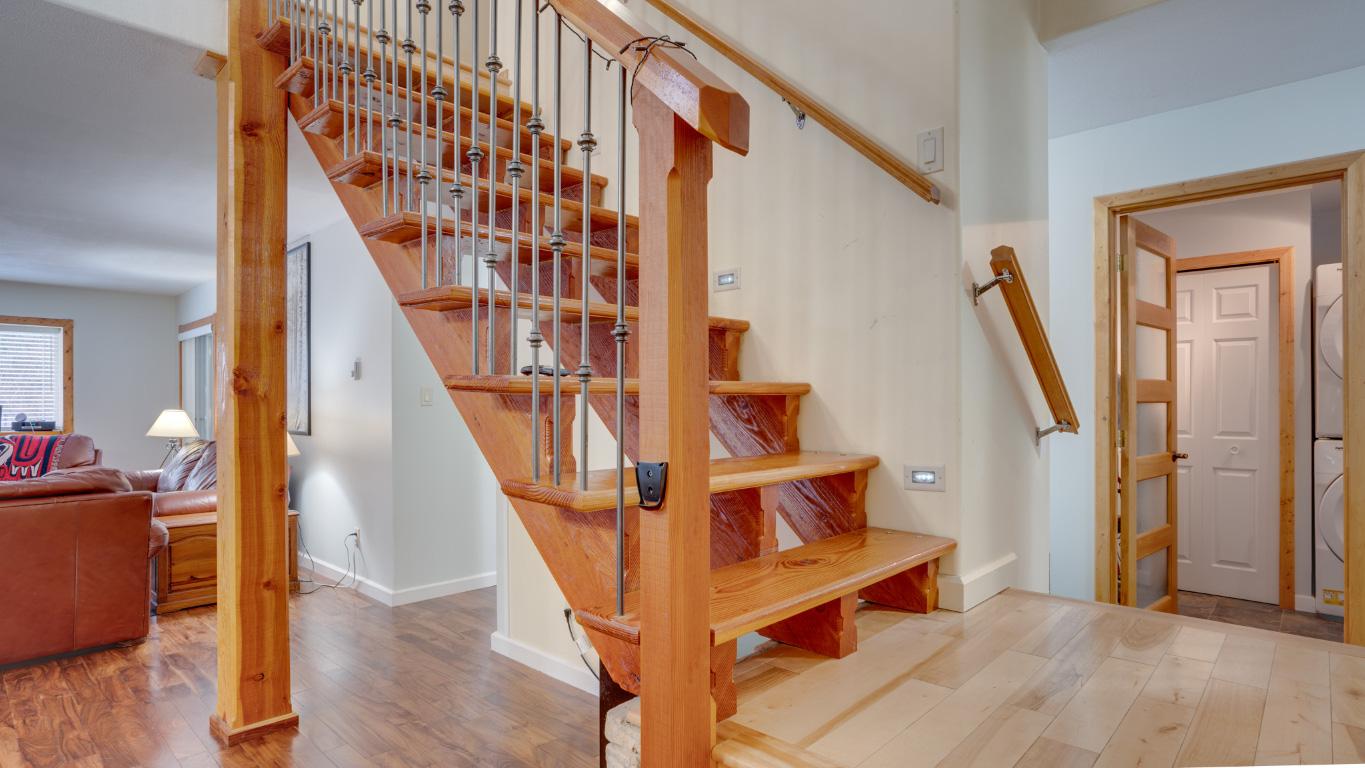 









810


Firwood

Road,
Kelowna,




BC
V1Z 3V5

