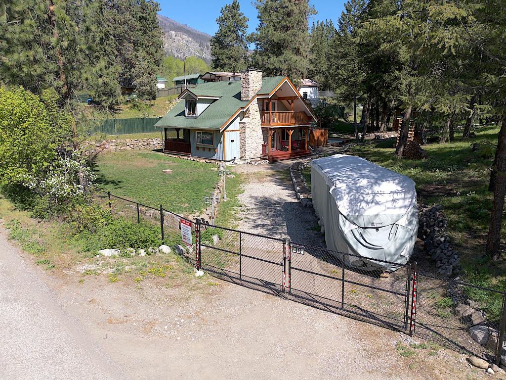 









810


Firwood

Road,
Kelowna,




BC
V1Z 3V5

