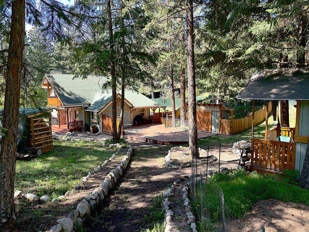 









810


Firwood

Road,
Kelowna,




BC
V1Z 3V5

