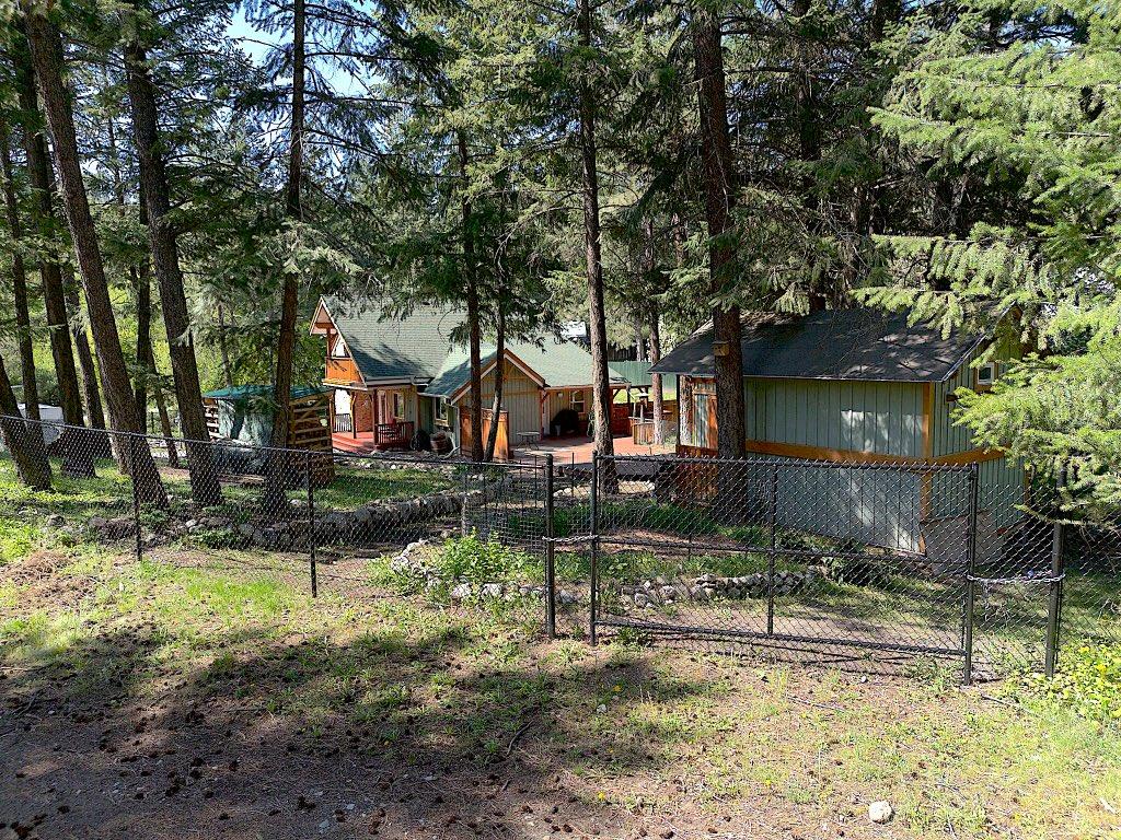 









810


Firwood

Road,
Kelowna,




BC
V1Z 3V5

