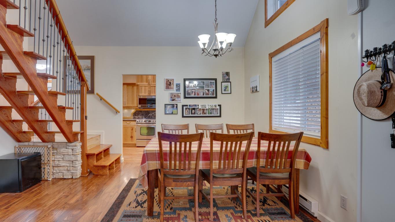 









810


Firwood

Road,
Kelowna,




BC
V1Z 3V5

