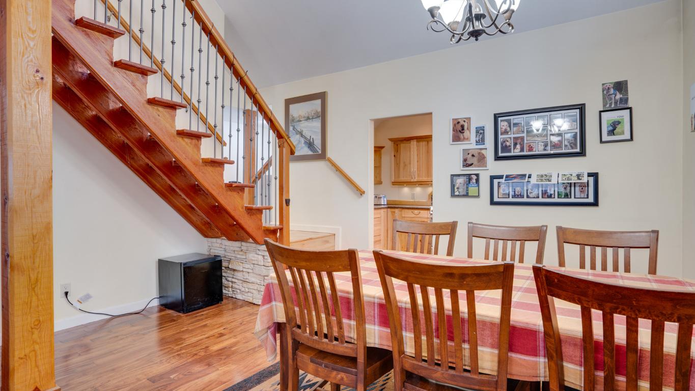 









810


Firwood

Road,
Kelowna,




BC
V1Z 3V5

