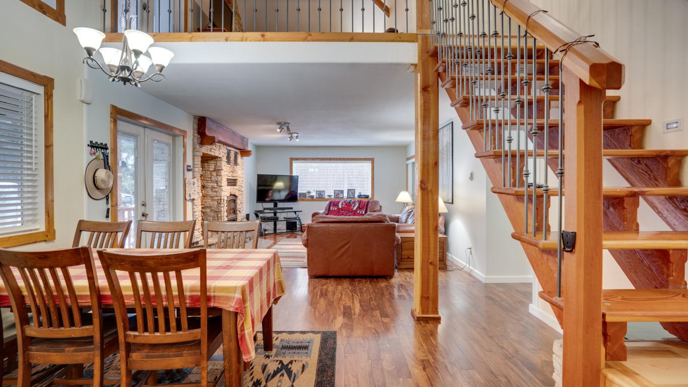 









810


Firwood

Road,
Kelowna,




BC
V1Z 3V5

