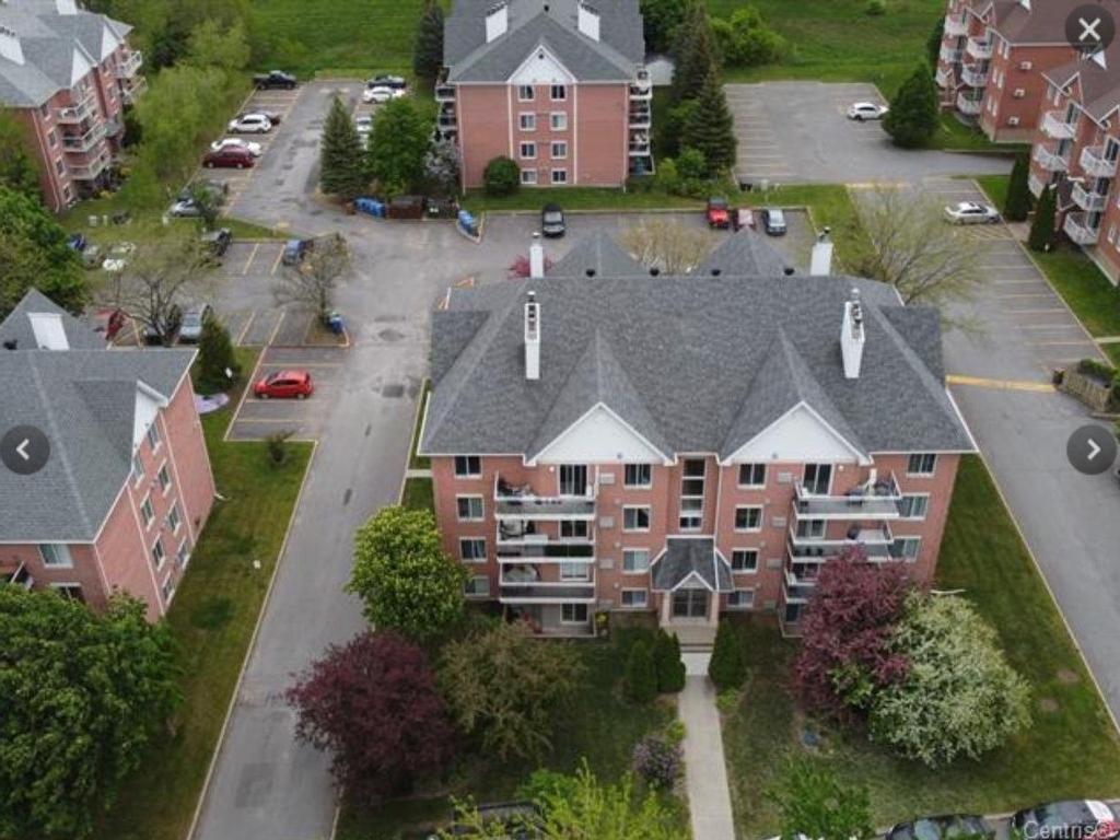 









90


Av. de Balmoral

, 303,
La Prairie,




QC
J5R4L5

