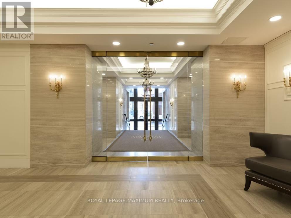 












326 - 22 LEADER LANE

,
Toronto,




Ontario
M5E0B2

