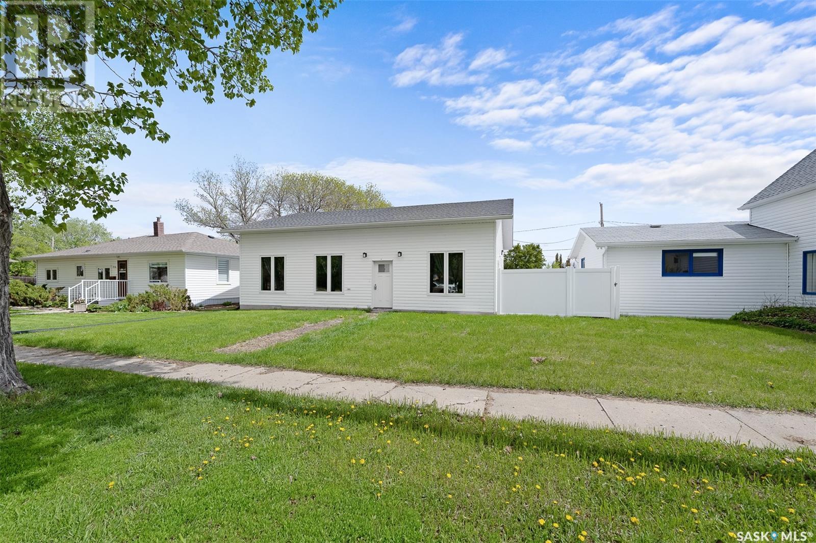 












214 Main STREET

,
Rouleau,




Saskatchewan
S0G4H0

