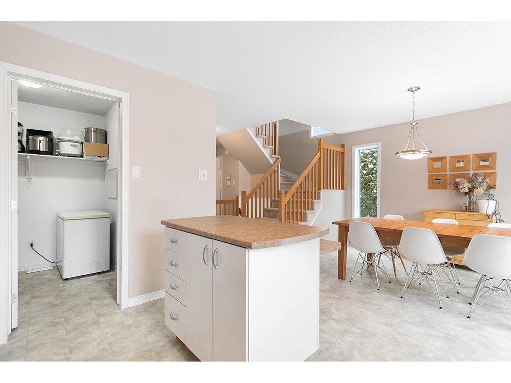 









103


Rue du Grand-Hunier

,
Gatineau (Aylmer),




QC
J9H6T8

