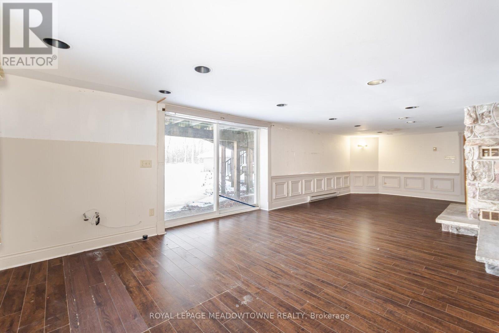 












11255 REGIONAL ROAD 25 ROAD

,
Halton Hills,




Ontario
L7J2M1

