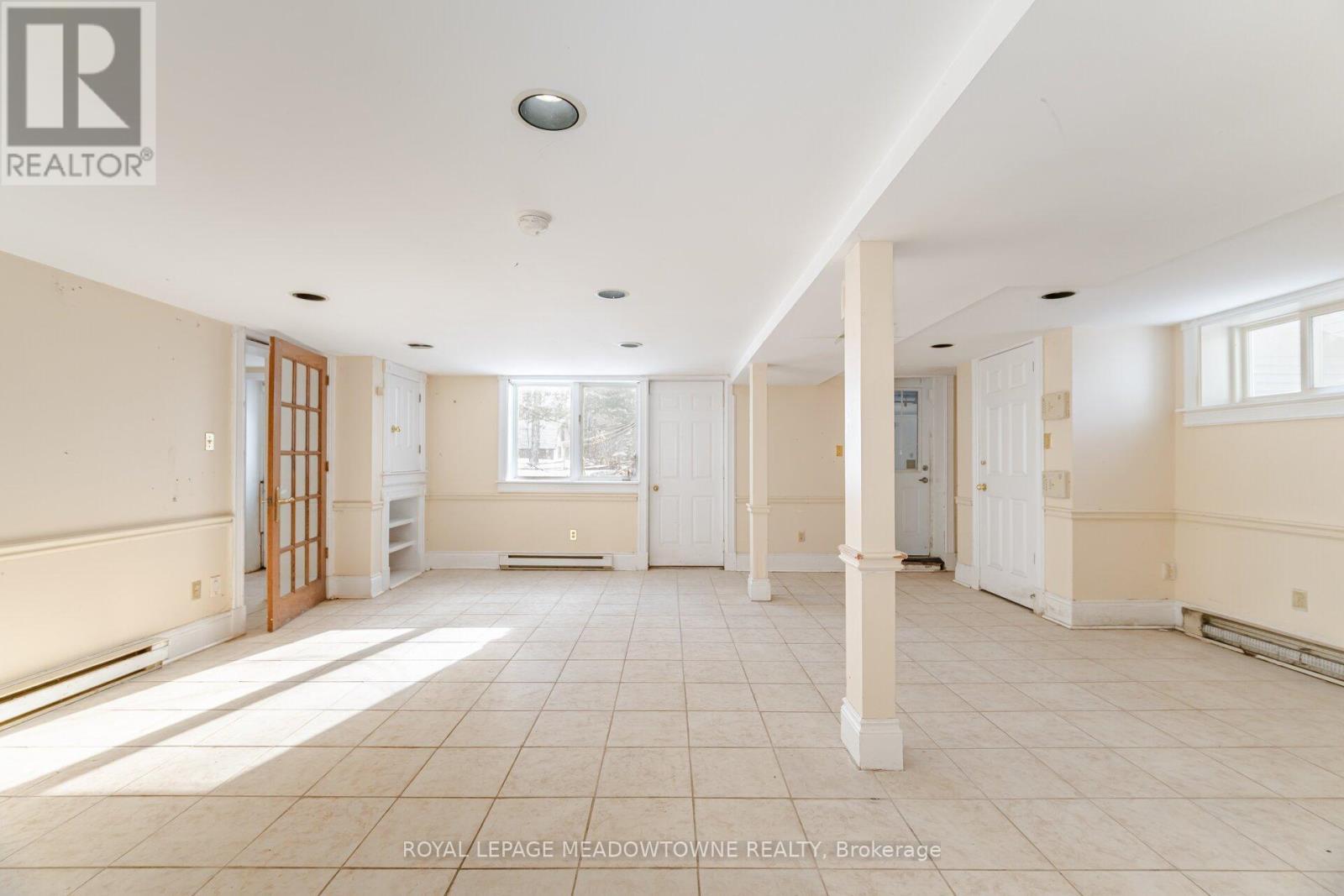 












11255 REGIONAL ROAD 25 ROAD

,
Halton Hills,




Ontario
L7J2M1

