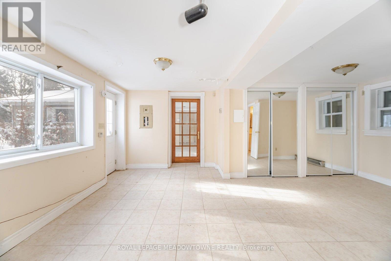 












11255 REGIONAL ROAD 25 ROAD

,
Halton Hills,




Ontario
L7J2M1


