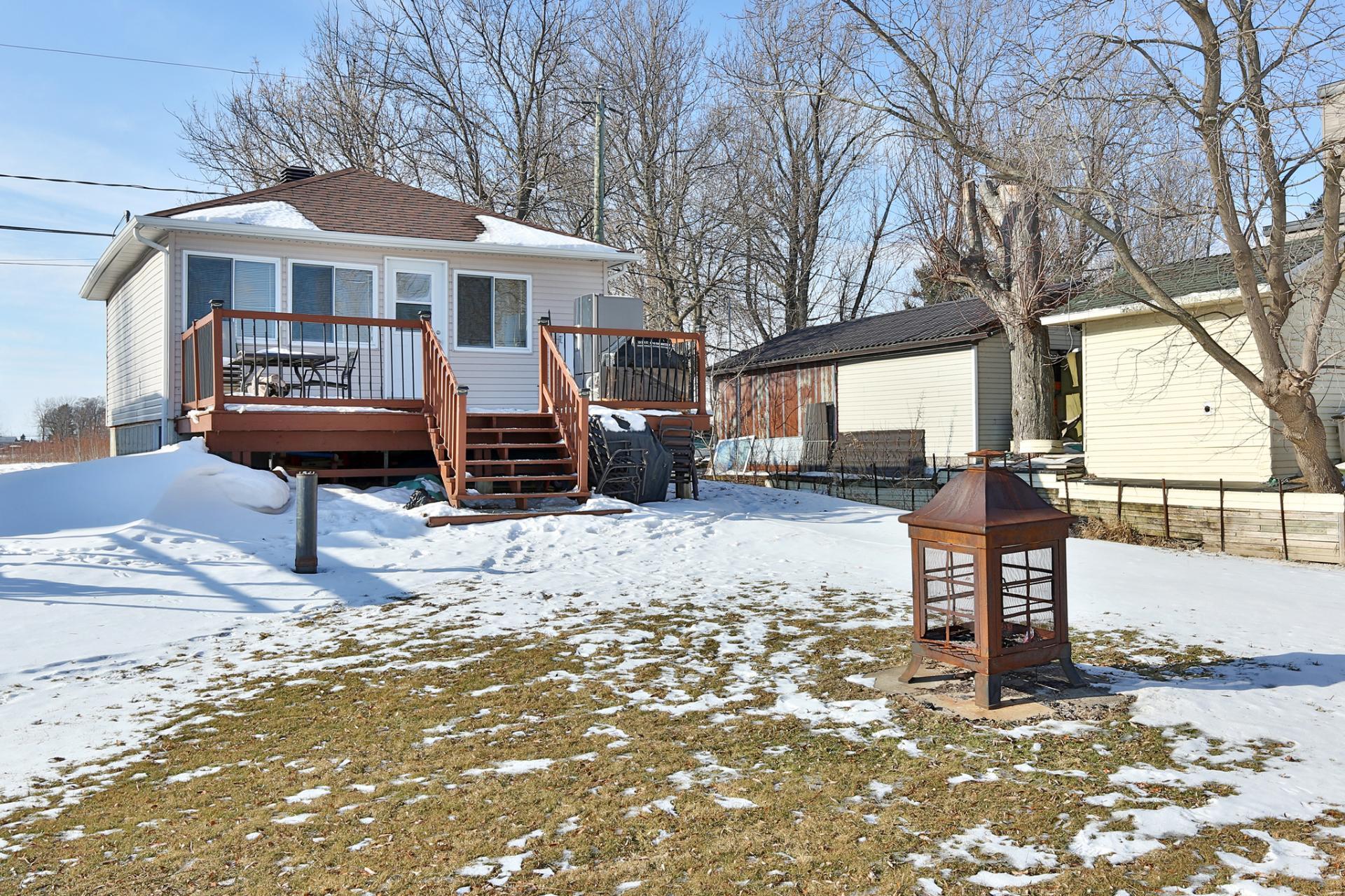 









1325D


1re Rue

,
Saint-Blaise-sur-Richelieu,




QC
J0J1W0

