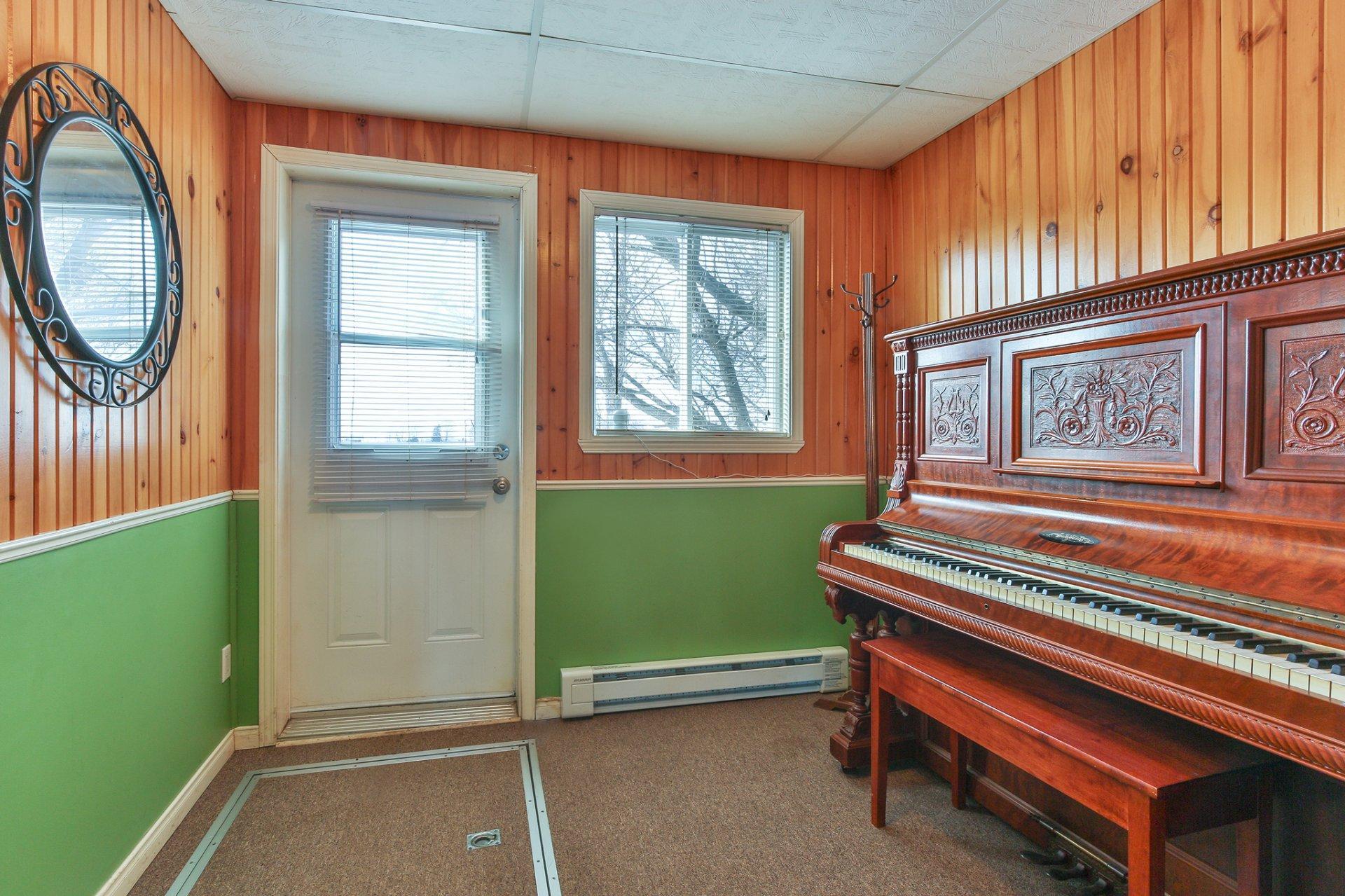 









1325D


1re Rue

,
Saint-Blaise-sur-Richelieu,




QC
J0J1W0

