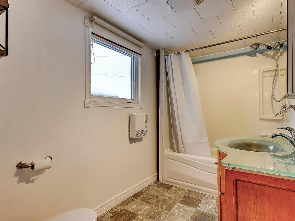 









3950


Boul. Sir-Wilfrid-Laurier

, 128,
Longueuil (Saint-Hubert),




QC
J3Y5Y9

