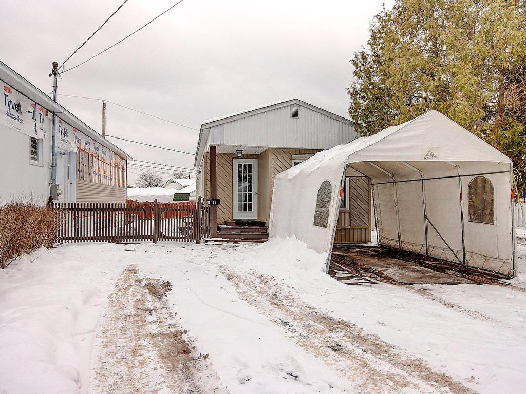 









3950


Boul. Sir-Wilfrid-Laurier

, 128,
Longueuil (Saint-Hubert),




QC
J3Y5Y9

