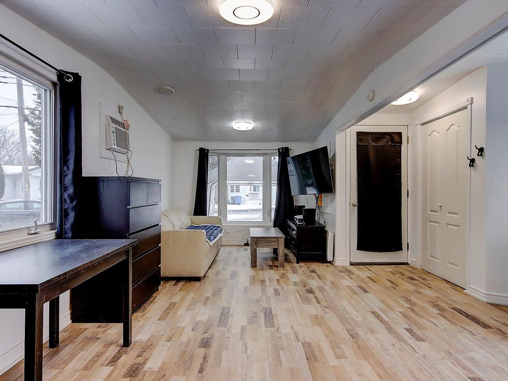 









3950


Boul. Sir-Wilfrid-Laurier

, 128,
Longueuil (Saint-Hubert),




QC
J3Y5Y9

