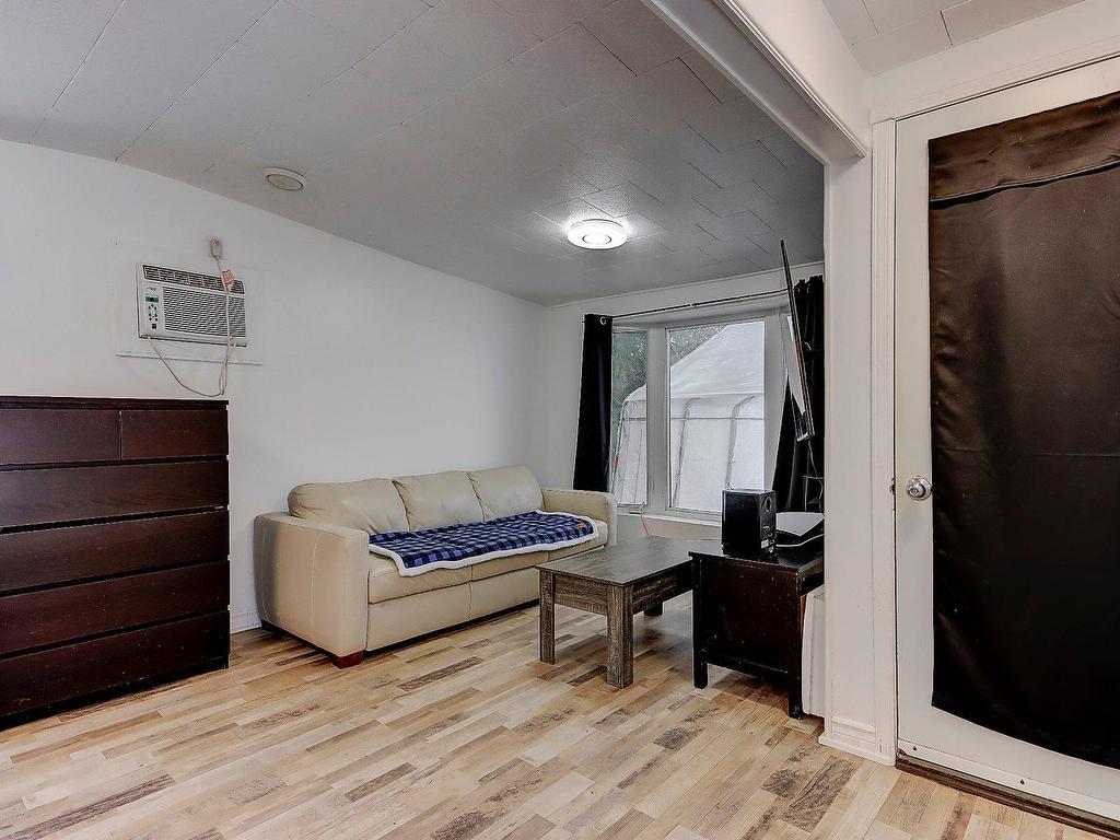 









3950


Boul. Sir-Wilfrid-Laurier

, 128,
Longueuil (Saint-Hubert),




QC
J3Y5Y9

