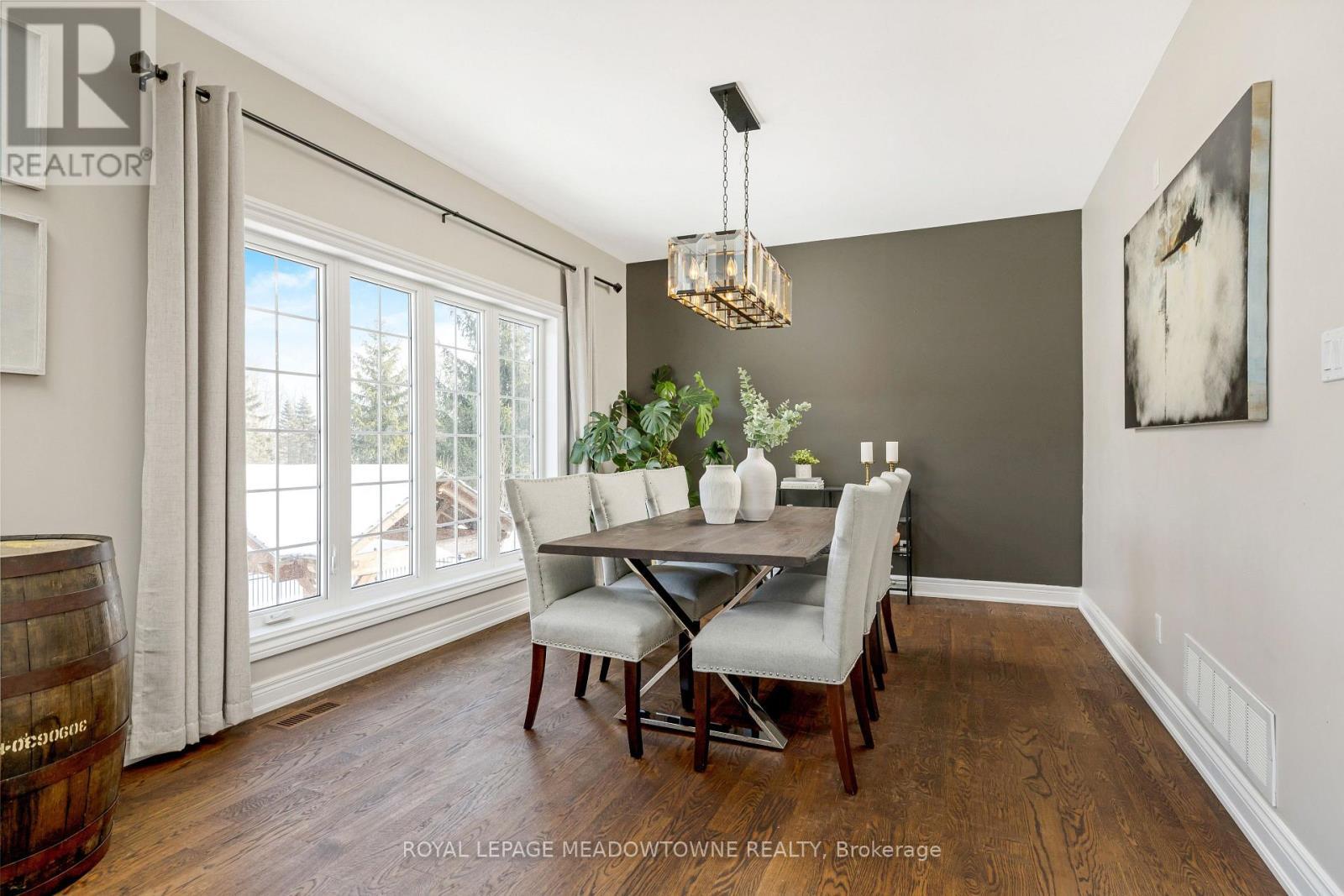 












11490 INGLIS DRIVE

,
Milton,




Ontario
L0P1B0

