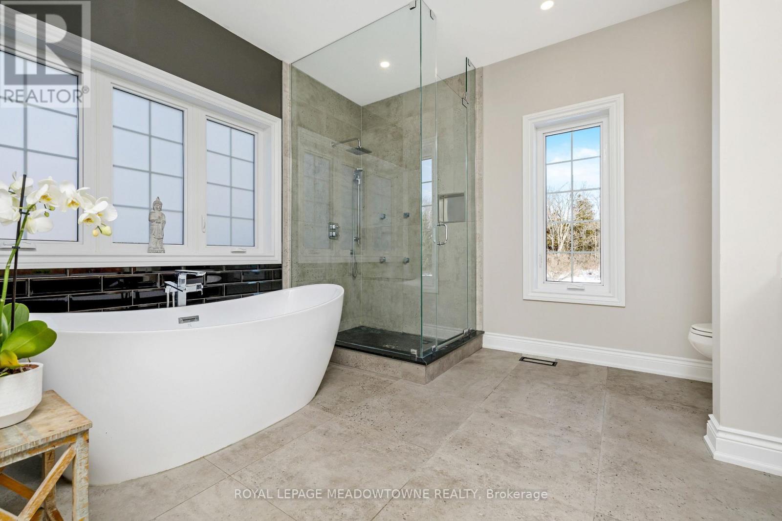 












11490 INGLIS DRIVE

,
Milton,




Ontario
L0P1B0

