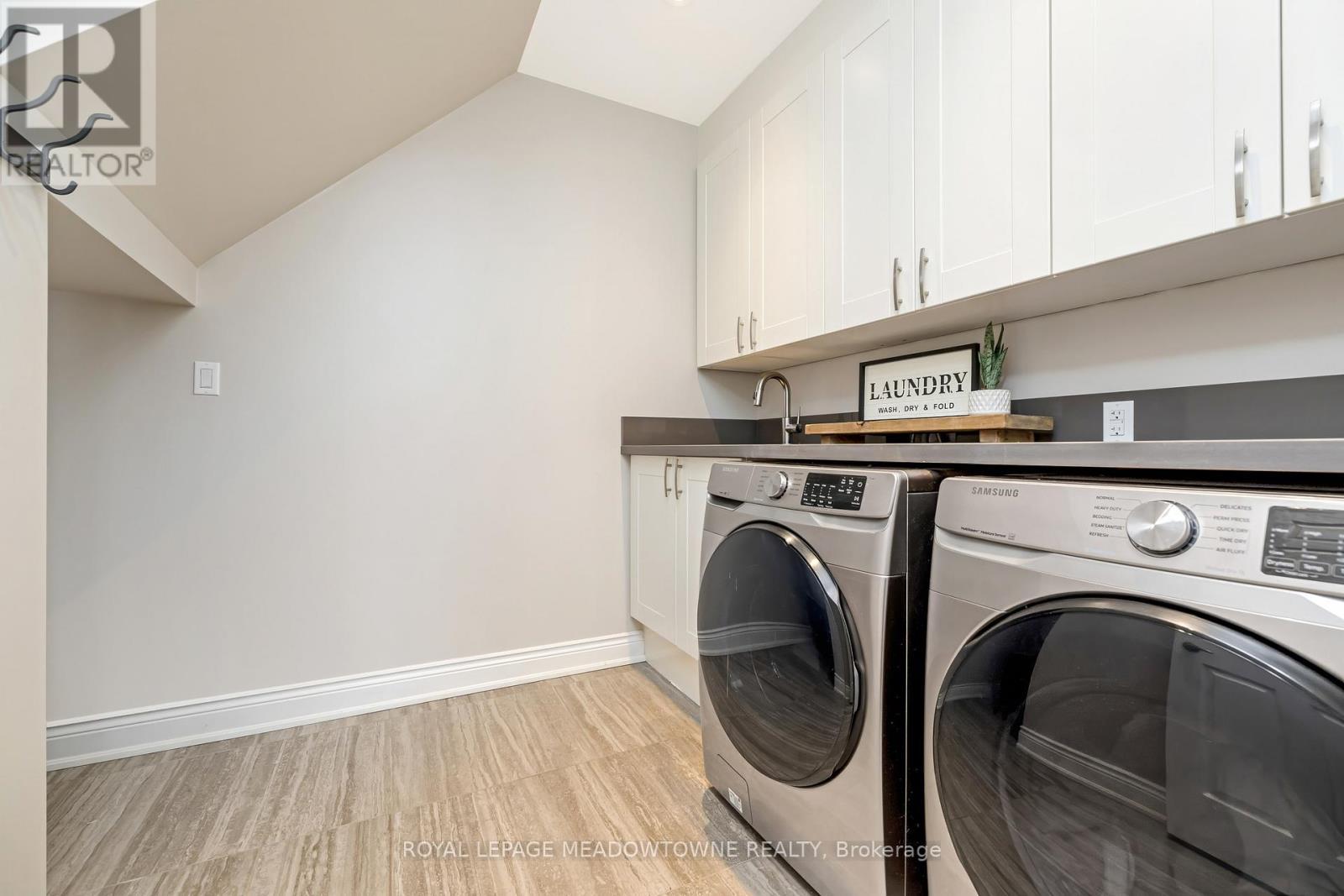 












11490 INGLIS DRIVE

,
Milton,




Ontario
L0P1B0

