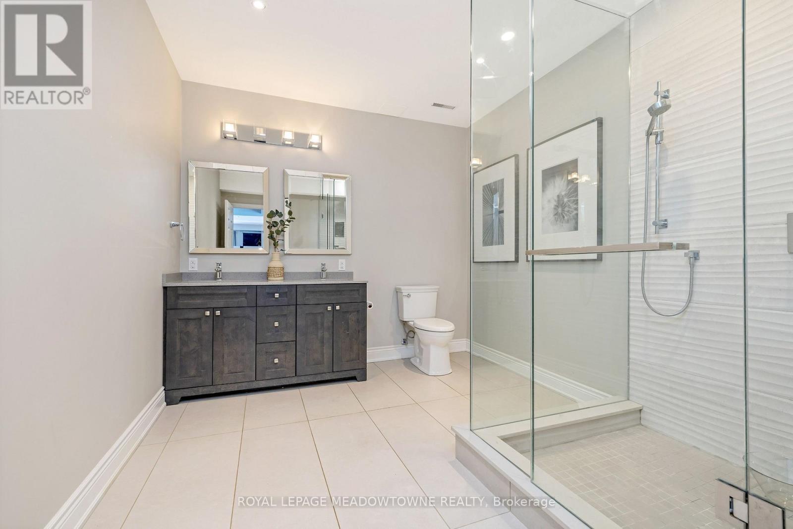 












11490 INGLIS DRIVE

,
Milton,




Ontario
L0P1B0

