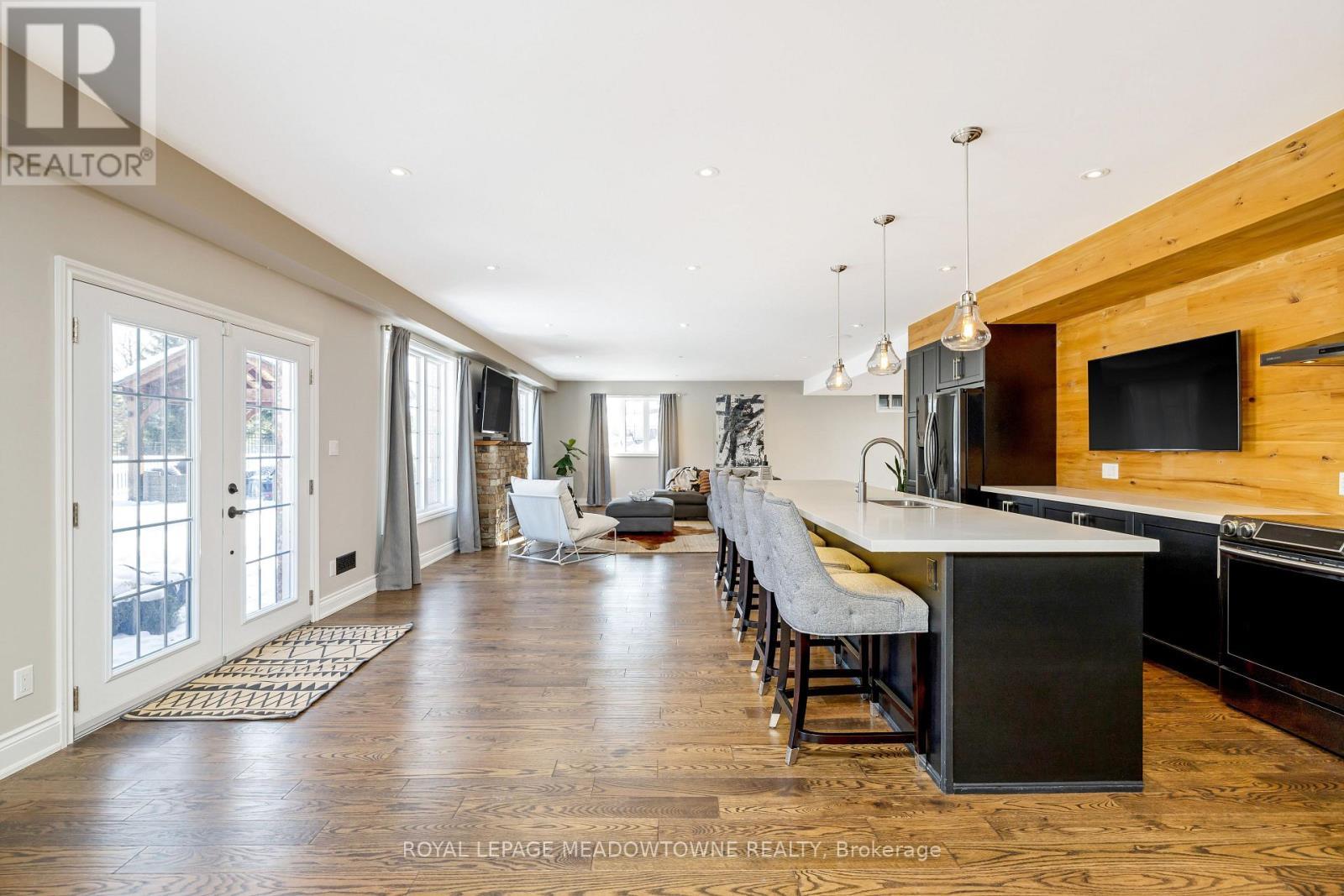 












11490 INGLIS DRIVE

,
Milton,




Ontario
L0P1B0

