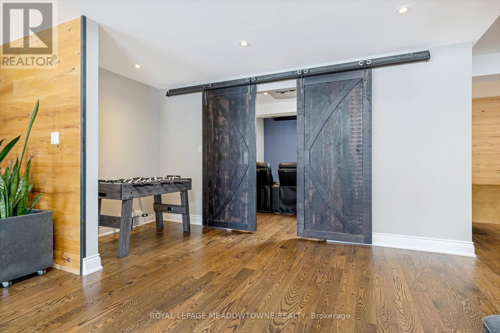 












11490 INGLIS DRIVE

,
Milton,




Ontario
L0P1B0

