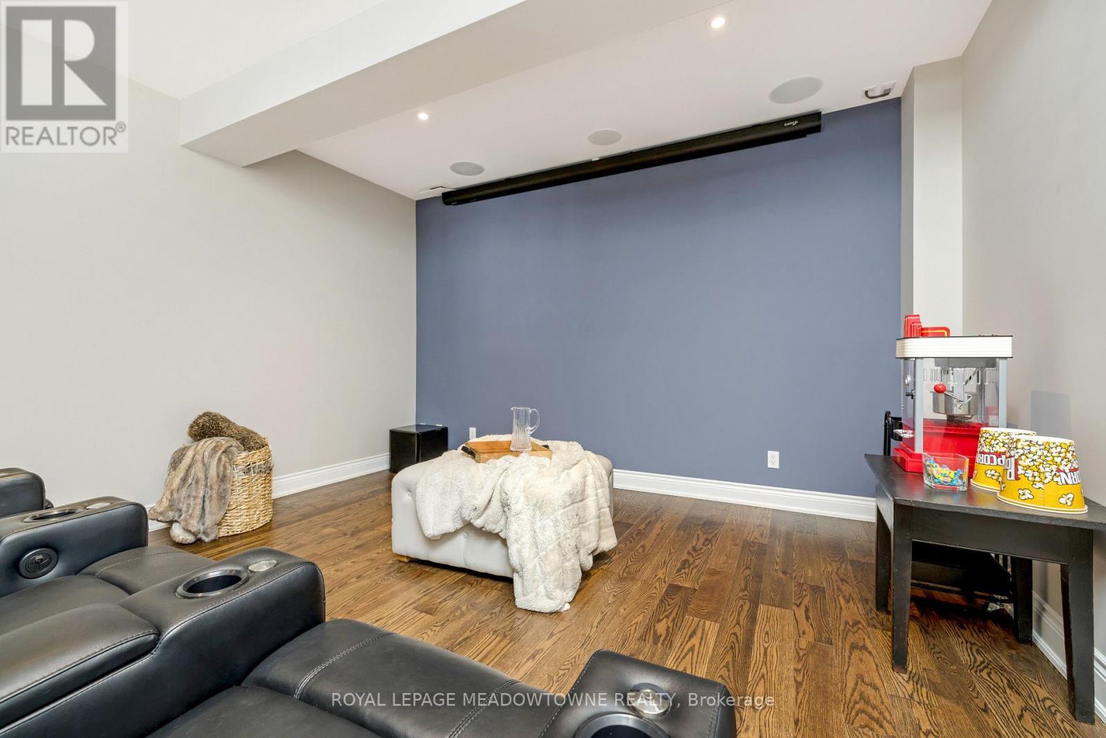 












11490 INGLIS DRIVE

,
Milton,




Ontario
L0P1B0

