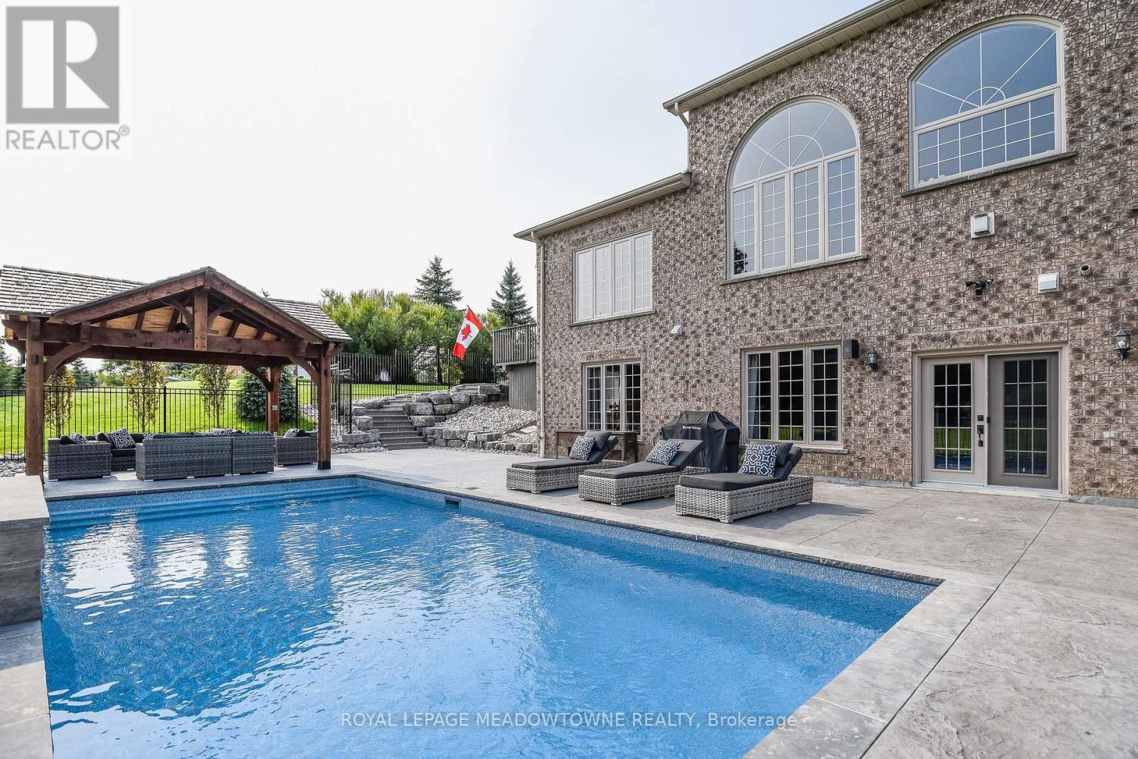 












11490 INGLIS DRIVE

,
Milton,




Ontario
L0P1B0

