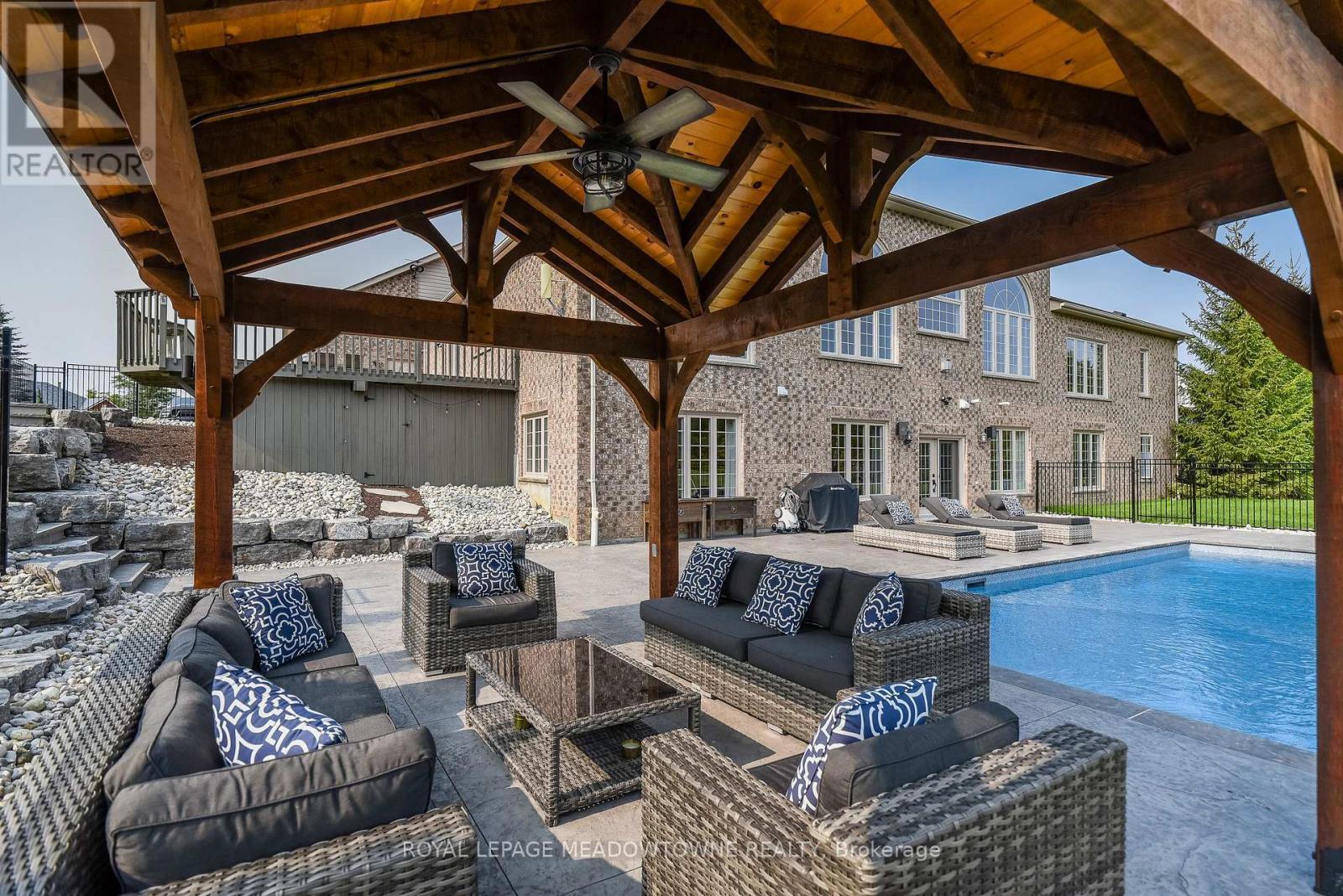 












11490 INGLIS DRIVE

,
Milton,




Ontario
L0P1B0

